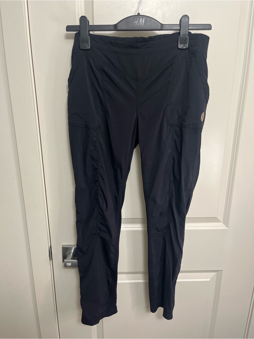 Indygena Black Women's Active Track Capri Pants in size S